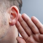 korekcja odstających uszu